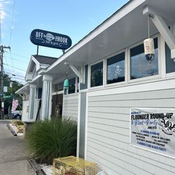 Off The Hook Bar & Grill - Outside entrance