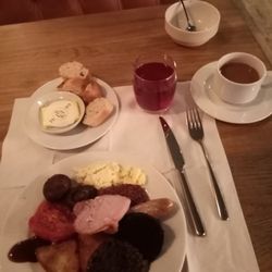 Broadcroft Hotel