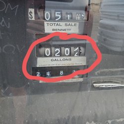 Scott's Bait & Tackle - 20 gallon tank... we were running on fumes!