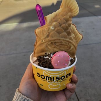 Somisomi - Milk tea /coffee swirl with cocoa pebbles and graham cracker topping. Fish waffle has Nutella inside. - Ice Cream & Frozen Yogurt Near Me - Pleasanton, California Somisomi - Milk tea /coffee swirl with cocoa pebbles and graham cracker topping. Fish waffle has Nutella inside. - Ice Cream & Frozen Yogurt Near Me - Pleasanton, California