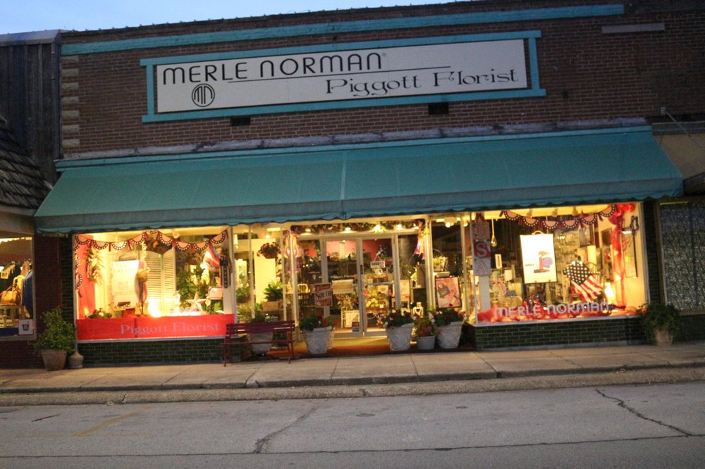 PIGGOTT FLORIST Updated September 2024 162 S 2nd Ave, Piggott