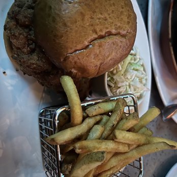 Yard House - Nashville Hot Chicken Sandwich - Bars Near Me - Pasadena, California Yard House - Nashville Hot Chicken Sandwich - Bars Near Me - Pasadena, California