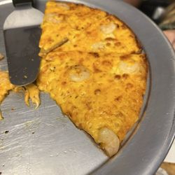 The Cheesecake Shoppe - Shrimp cauliflower crust pizza