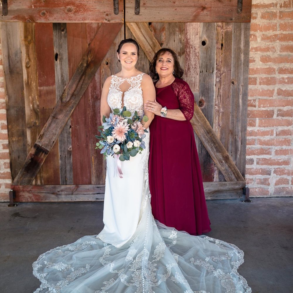 EEVEE TAILOR & ALTERATION 156 Photos & 124 Reviews 5134 W Monte