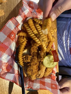 Hattie B's Hot Chicken by null