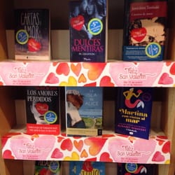 Casa del Libro - Porque la fiesta comercial del amor también tiene su parte de cultura...