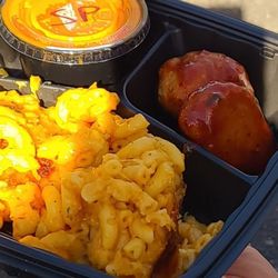 LouiseAnna - Slammin' turkey meatballs with sauce, slammin' Mac n cheese and slammin' spicy sauce.