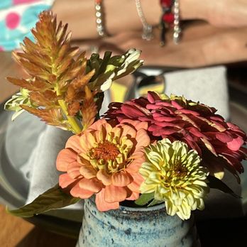 Grange At Hill Farm - a vase of flowers - Pizza Near Me - Sunderland, Vermont Grange At Hill Farm - a vase of flowers - Pizza Near Me - Sunderland, Vermont