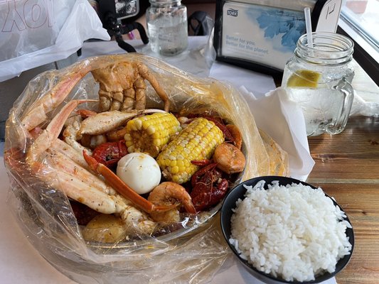 Mad Seafood Boiler by null
