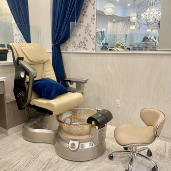 Dylan Blue Nail Spa - Tustin - Love how the remotes are built into the massage chairs. - Nail Salons Near Me - Tustin, California