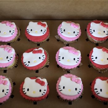 Palomar Cakepops - Hello kitty cupcakes - Cupcakes Near Me