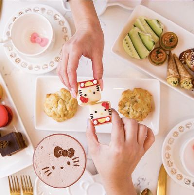 Hello Kitty Café by null