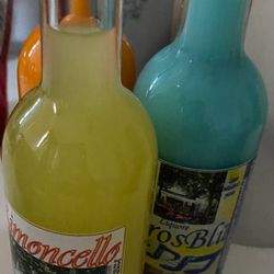 Lo chalet di Mirko - Lemoncello,Meloncello, and the blue one is Cassis-cello? xD