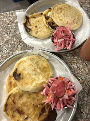 Ricas Pupusas & Mas by null