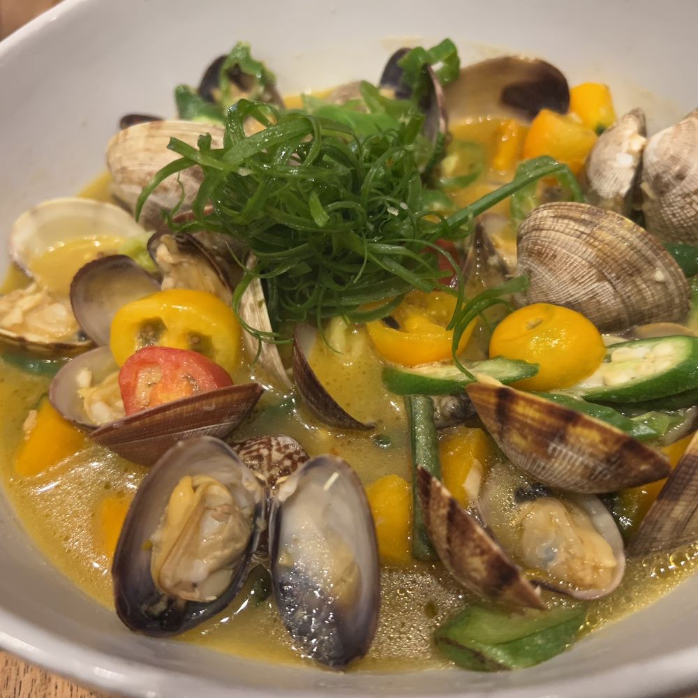 Piko Kitchen + Bar - Manila Clam Pinakbet - Cocktail Bars Near Me - Honolulu, Hawaii