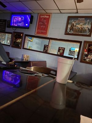 Ellie's Crow Bar Lounge by null