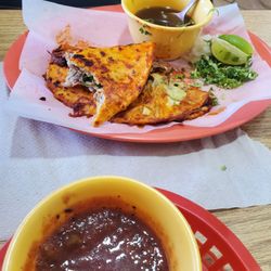 El Paisa Taqueria - Birriaera cheese taco