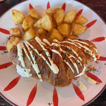 Chez Faby - Eggs Benedict with salmon - French Near Me - Tampa, Florida