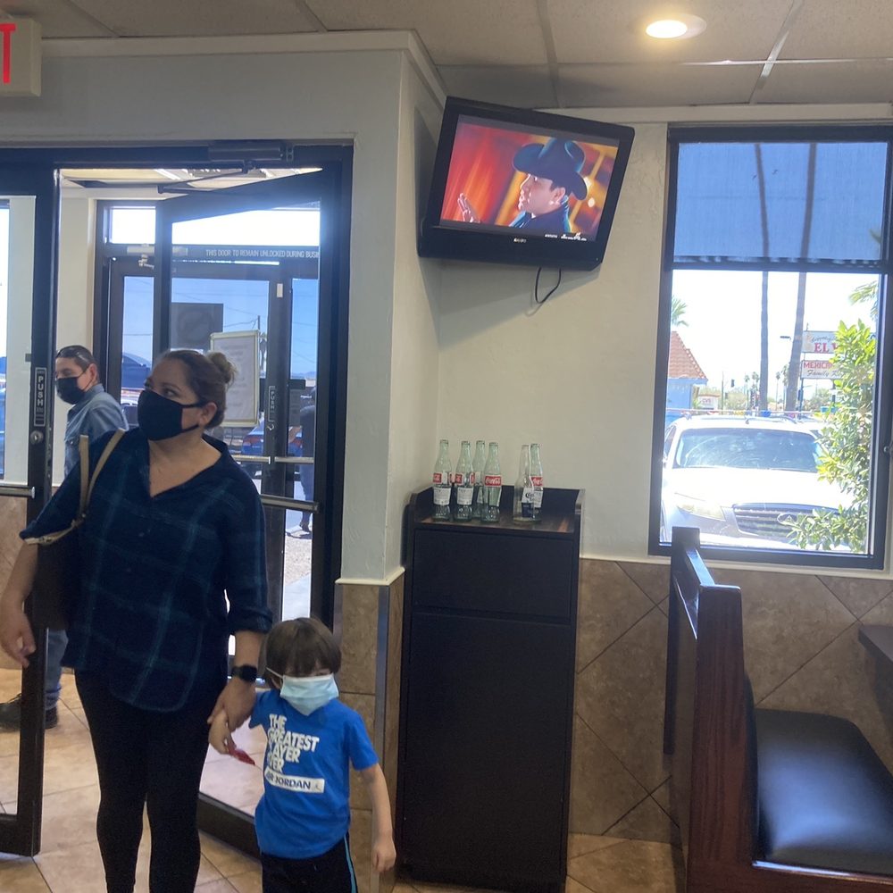 Tacarbon - They have entertainment and people come and go every 5 mins. - Mexican Near Me - Phoenix, Arizona Tacarbon - They have entertainment and people come and go every 5 mins. - Mexican Near Me - Phoenix, Arizona