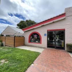 Taqueria El Mezcal - Outside