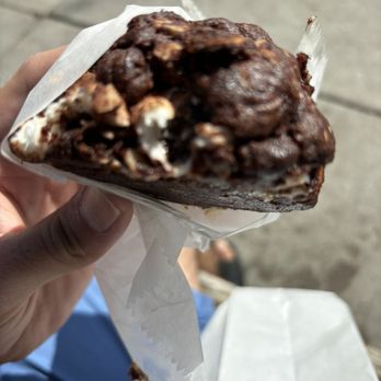 Levain Bakery - Rocky Road - Bakeries Near Me - Los Angeles, California Levain Bakery - Rocky Road - Bakeries Near Me - Los Angeles, California