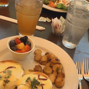 Bardot - Eggs Benedict - New American Near Me - Claremont, California Bardot - Eggs Benedict - New American Near Me - Claremont, California