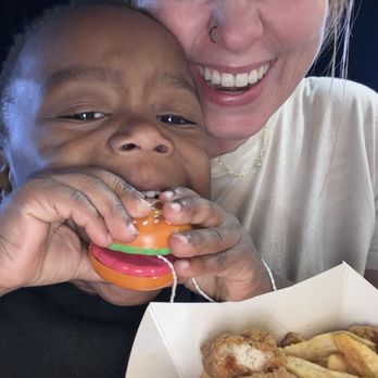 Grub Truck Yall - Chicken, fries and special grilled cheese on a bun - Food Trucks Near Me - Rhome, Texas Grub Truck Yall - Chicken, fries and special grilled cheese on a bun - Food Trucks Near Me - Rhome, Texas