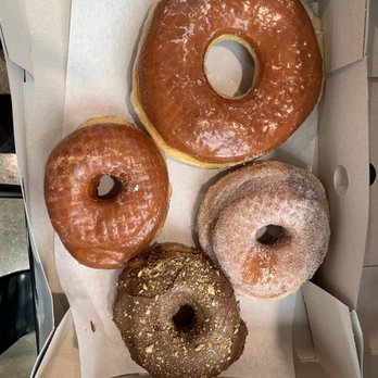 Randy’s Donuts - The big one is the Texas Glazed - Coffee & Tea Near Me - San Diego, California