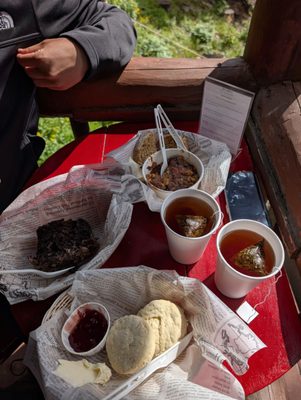 Plain of Six Glaciers Teahouse by null