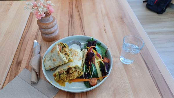 Daffodil Cafe by null