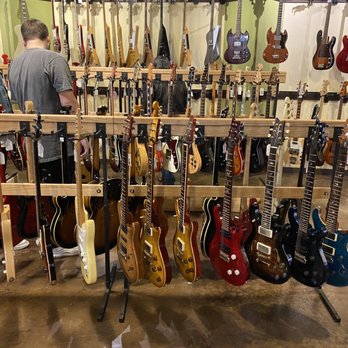 Carter Vintage Guitars - Guitar Stores Near Me - Nashville, Tennessee