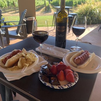 Verde Vineyards - Wine Tasting Room Near Me - Gilroy, California