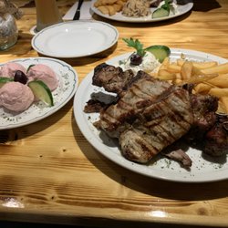 Glemstal Taverna Janni & Güllo - Kommen gleichzeitig: Vorspeise und Hauptgang. Dem Service ist das herzlich gleichgültig.