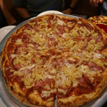 Giovanni's - Canadian Bacon and Pineapple - Pizza Near Me - Mammoth Lakes, California
