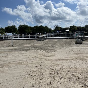 Big Pine Key RV Park - Rustic camping - Hotels Near Me - Big Pine Key, Florida