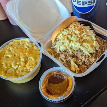 The Pit Stop - Pork sammie - Barbeque Near Me - Sterling, Virginia