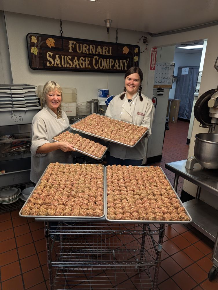 Furnari Sausage Company Logo