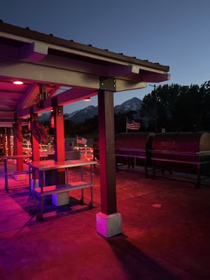 Copper Top BBQ by null