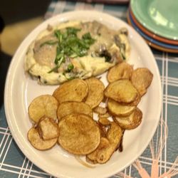 Good Day Café - Mushroom and Spinach Soufflé Omelette