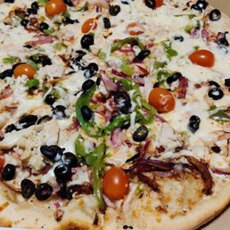 Pizza 1. I ordered extra cheese. Notice how some slices have no cheese. Missing artichoke and mushrooms. Pizza 1. I ordered extra cheese. Notice how some slices have no cheese. Missing artichoke and mushrooms.