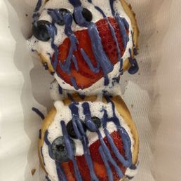Yummmmm perfection Berry Shortcake Yummmmm perfection Berry Shortcake