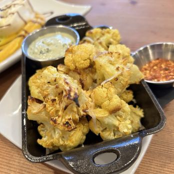 The Curious Palate - Curry Roasted Cauliflower - New American Near Me - Santa Monica, California The Curious Palate - Curry Roasted Cauliflower - New American Near Me - Santa Monica, California