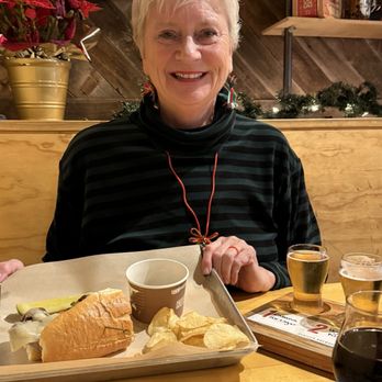 Canteen Brewhouse - Jitterbug Queen - Gastropubs Near Me - Albuquerque, New Mexico