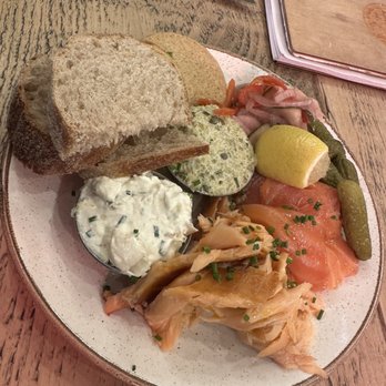 The Devil's Advocate - Wine Bars Near Me - Edinburgh, EDH