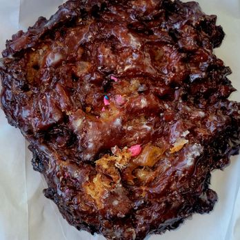 Big Jim's Donuts - Apple Fritter $2.65 (02/15/23). #BigJimsDonuts #EastHollywood #Donuts #AppleFritter #FoodPorn - Donuts Near Me - Los Angeles, California