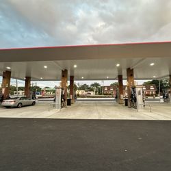 Thorton’s - Gas pumps