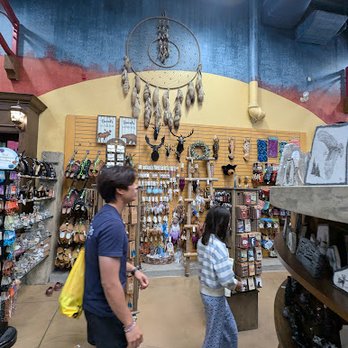 Canada Trading Company - Gift Shops Near Me - Niagara Falls, Ontario Canada Trading Company - Gift Shops Near Me - Niagara Falls, Ontario