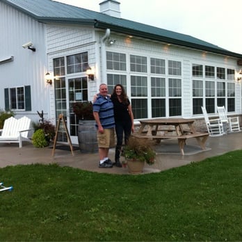 LedgeStone Vineyards - Ledgestone vineyards tasting house - Wineries Near Me - Greenleaf, Wisconsin