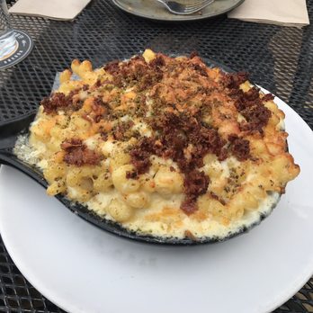 Sunriver Brewing Co - Sunriver Pub - Baked Mac n Cheese with Bacon - Yum! This is a heavy dish so I recommended sharing it with 4 people. - Brewpubs Near Me - Sunriver, Oregon Sunriver Brewing Co - Sunriver Pub - Baked Mac n Cheese with Bacon - Yum! This is a heavy dish so I recommended sharing it with 4 people. - Brewpubs Near Me - Sunriver, Oregon