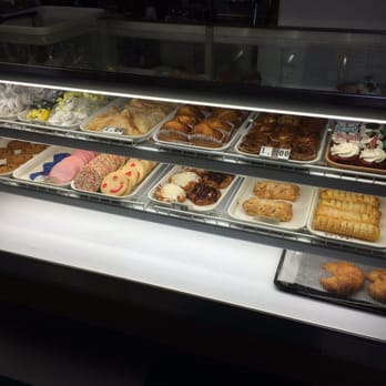 Alma's Cakes - Bakeries Near Me - Houston, Texas Alma's Cakes - Bakeries Near Me - Houston, Texas